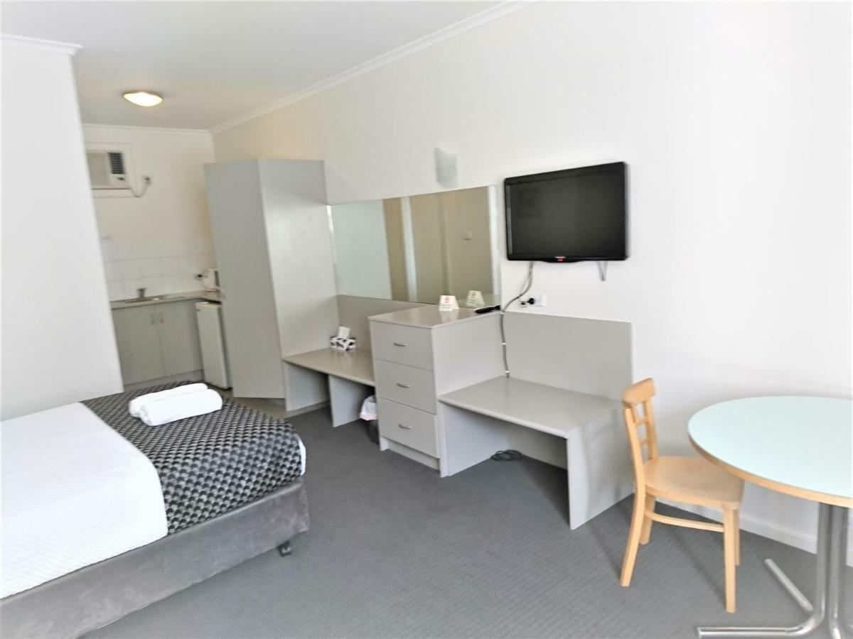 Glenelg Beach Gateway Studio Apartment ภายนอก รูปภาพ