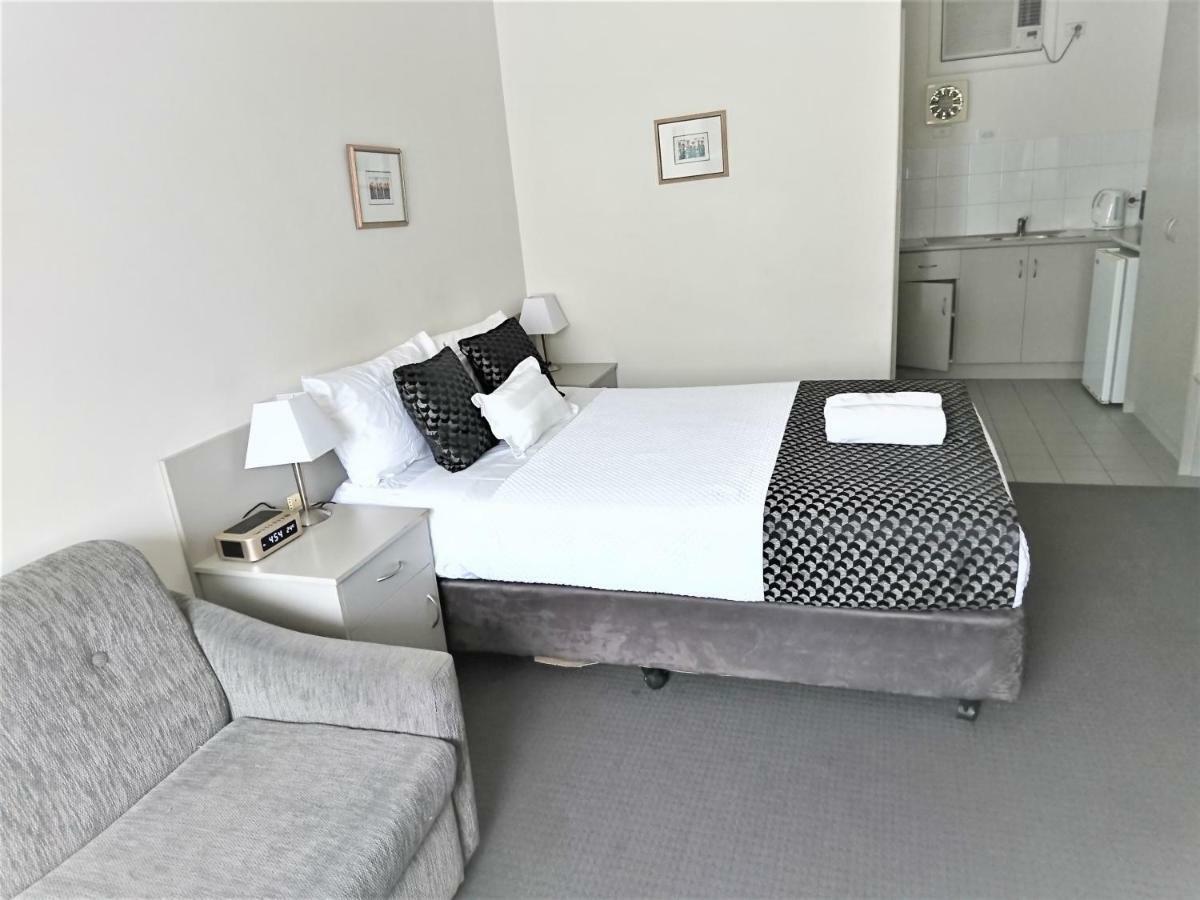 Glenelg Beach Gateway Studio Apartment ภายนอก รูปภาพ