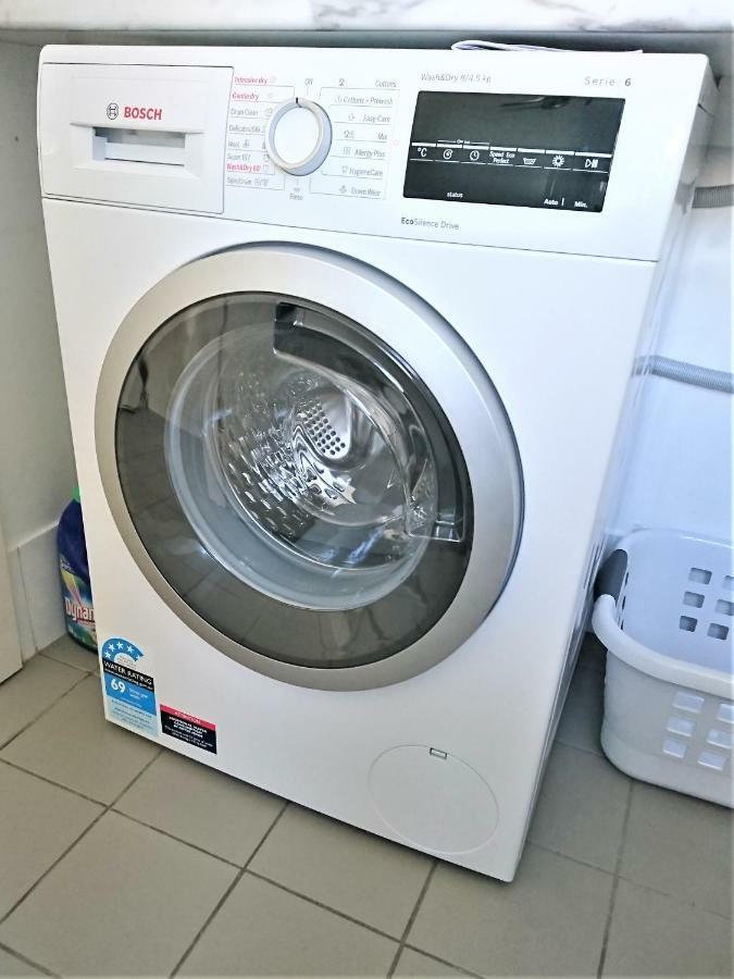Glenelg Beach Gateway Studio Apartment ภายนอก รูปภาพ